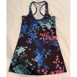 Women’s Lululemon workout tank top